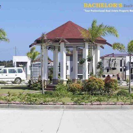 Two Story 87 Sqm Fully Air-Conditioned House In Babag 2, ماكتان المظهر الخارجي الصورة