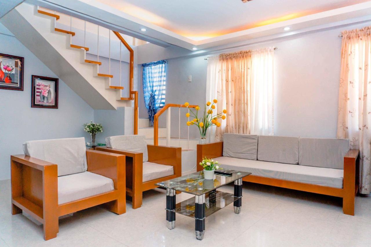 Two Story 87 Sqm Fully Air-Conditioned House In Babag 2, ماكتان المظهر الخارجي الصورة